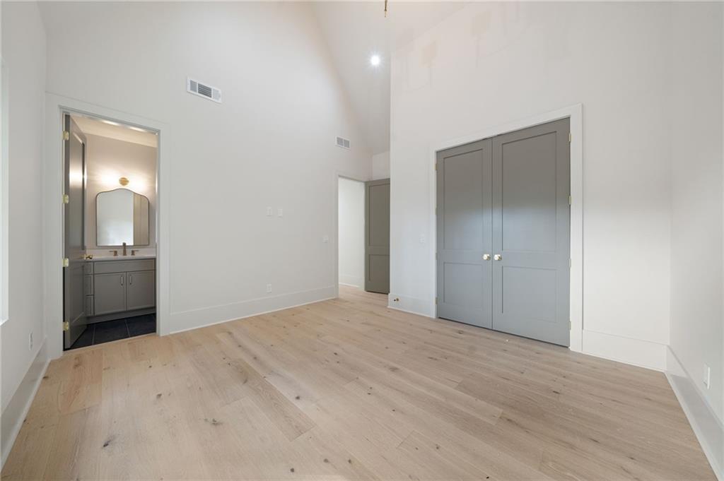 4901 Cambridge Drive