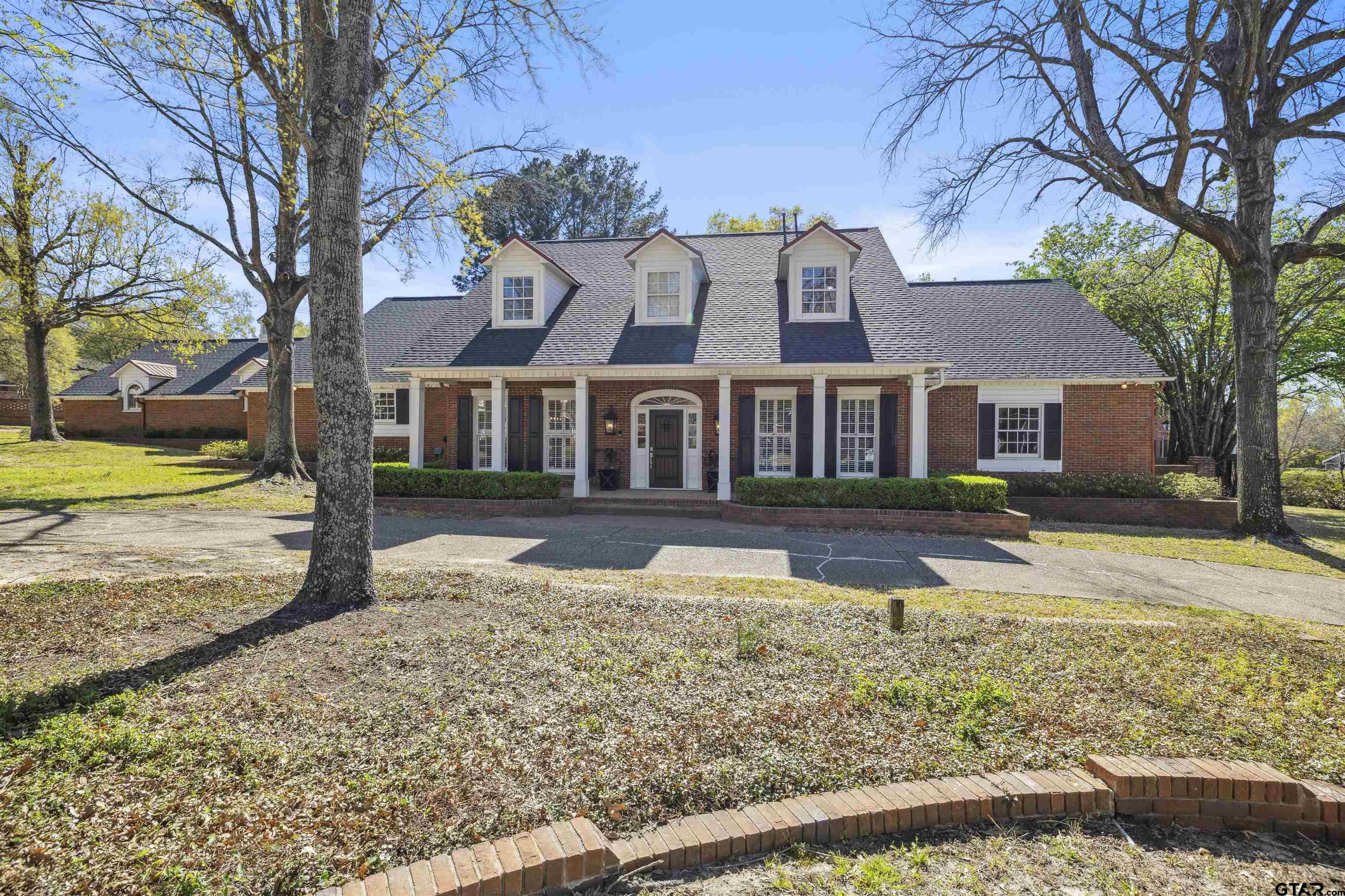 813 Mallory Court