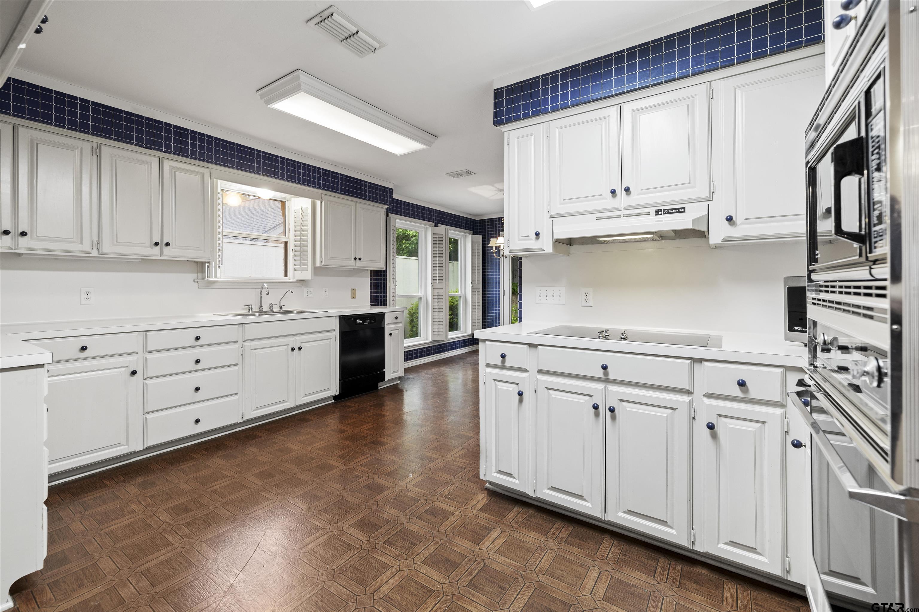 842 Ashford Ct