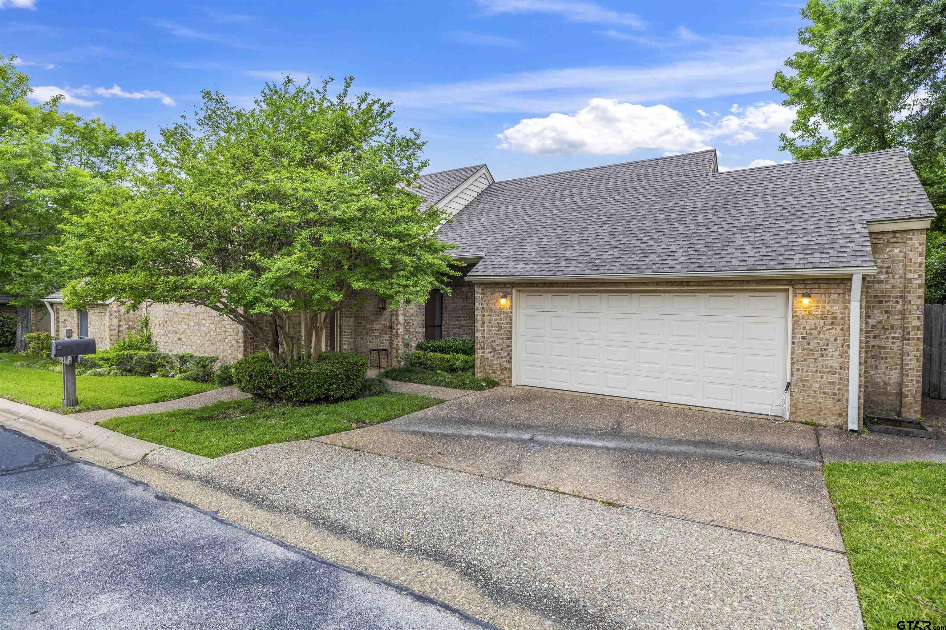 842 Ashford Ct