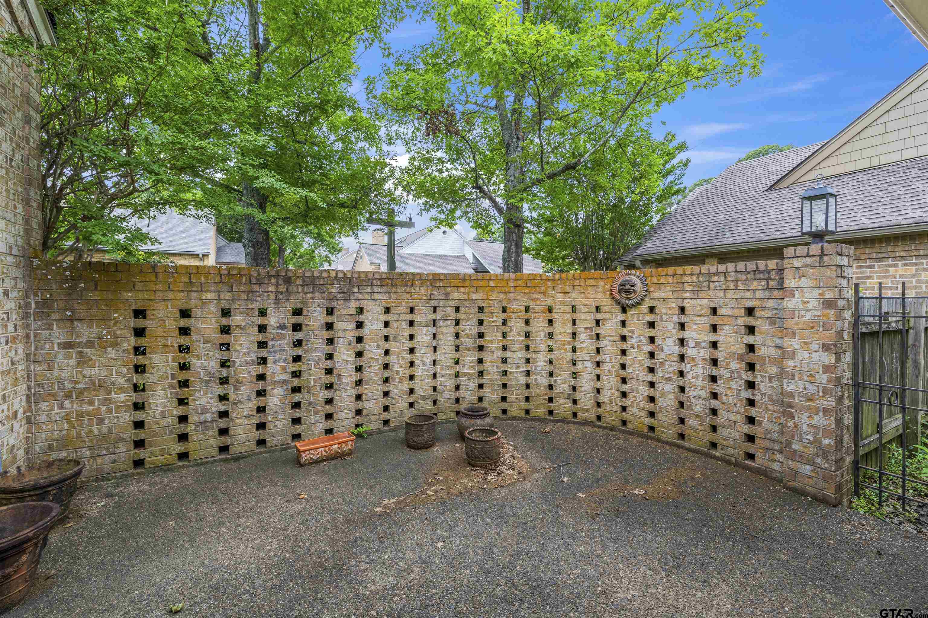 842 Ashford Ct