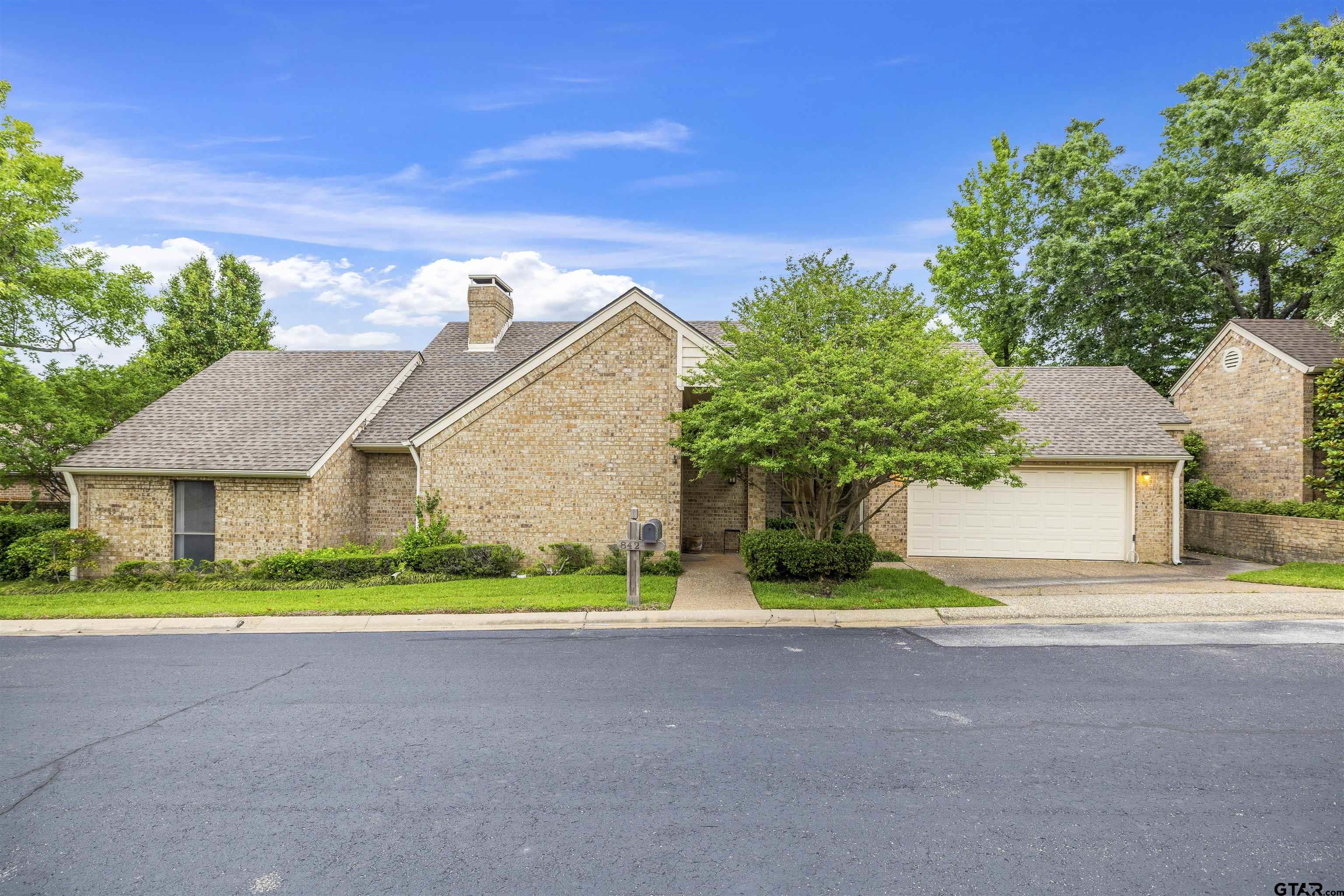 842 Ashford Ct