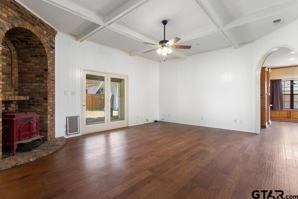 601 Charmwood