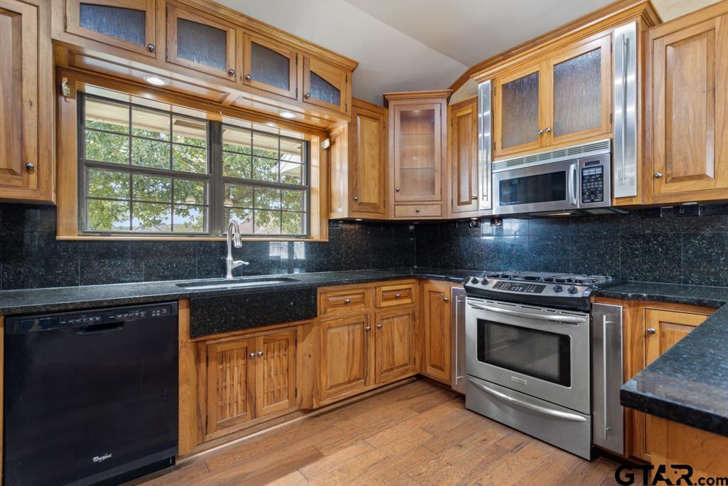 601 Charmwood