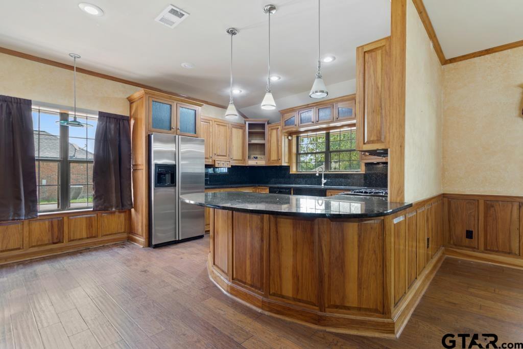 601 Charmwood
