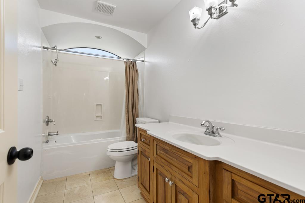 601 Charmwood