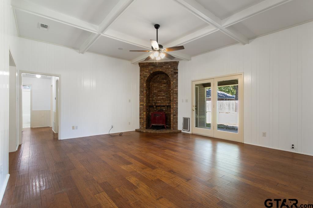 601 Charmwood