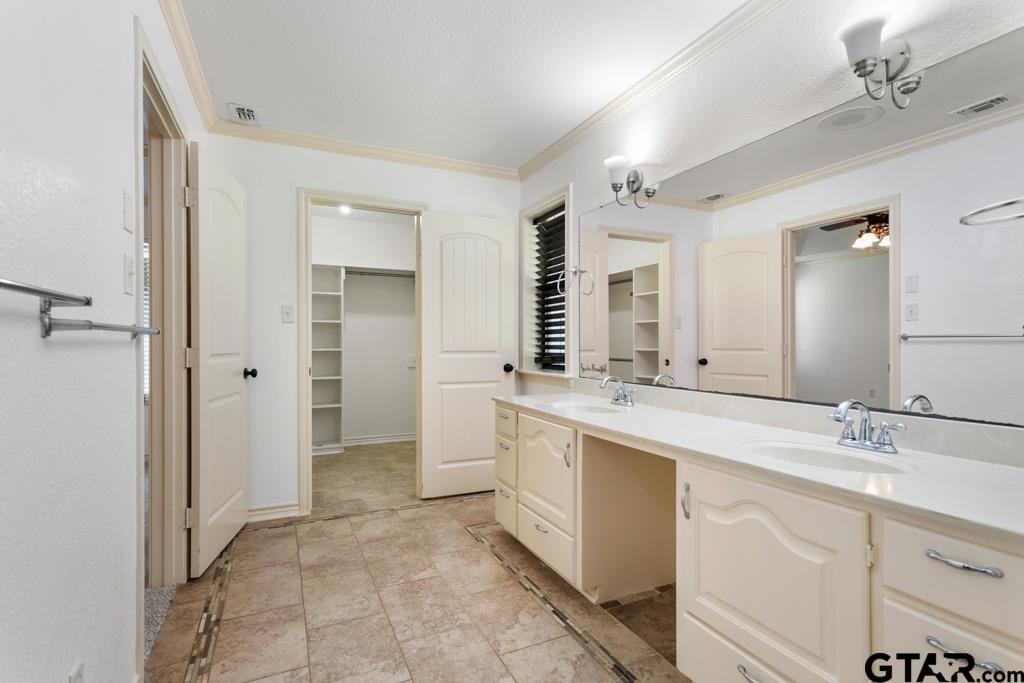 601 Charmwood