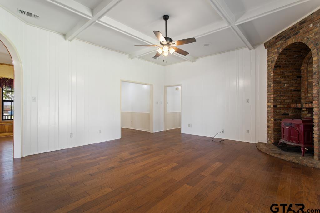 601 Charmwood