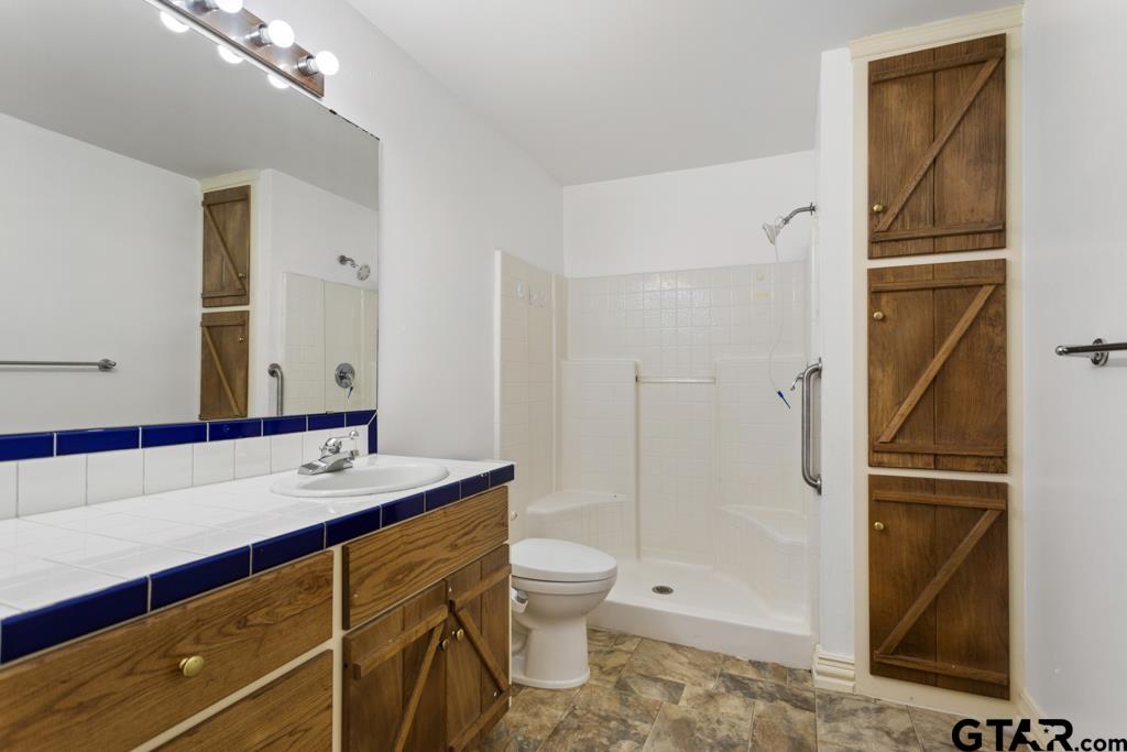 601 Charmwood