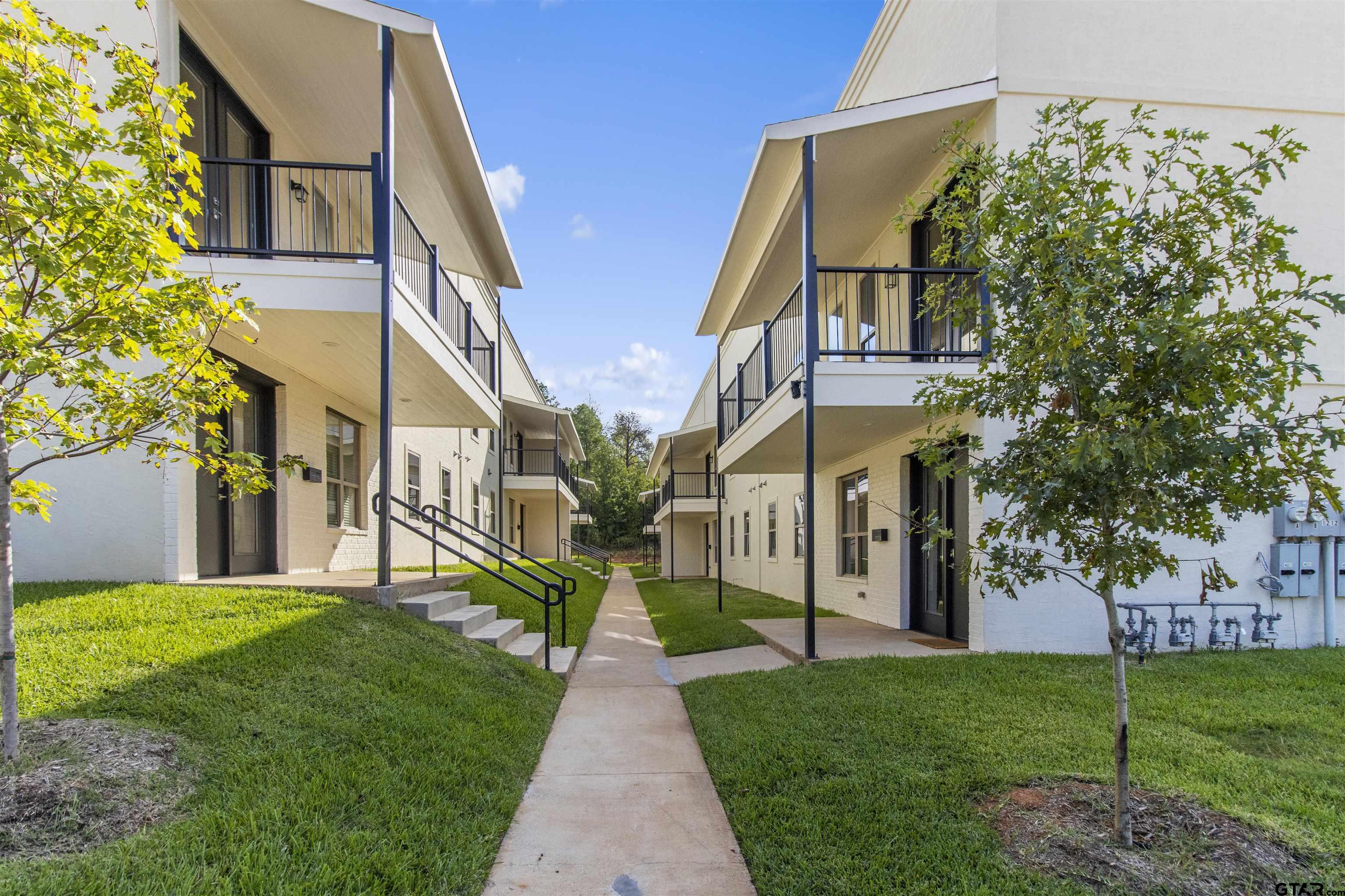 1212 Centennial Trail