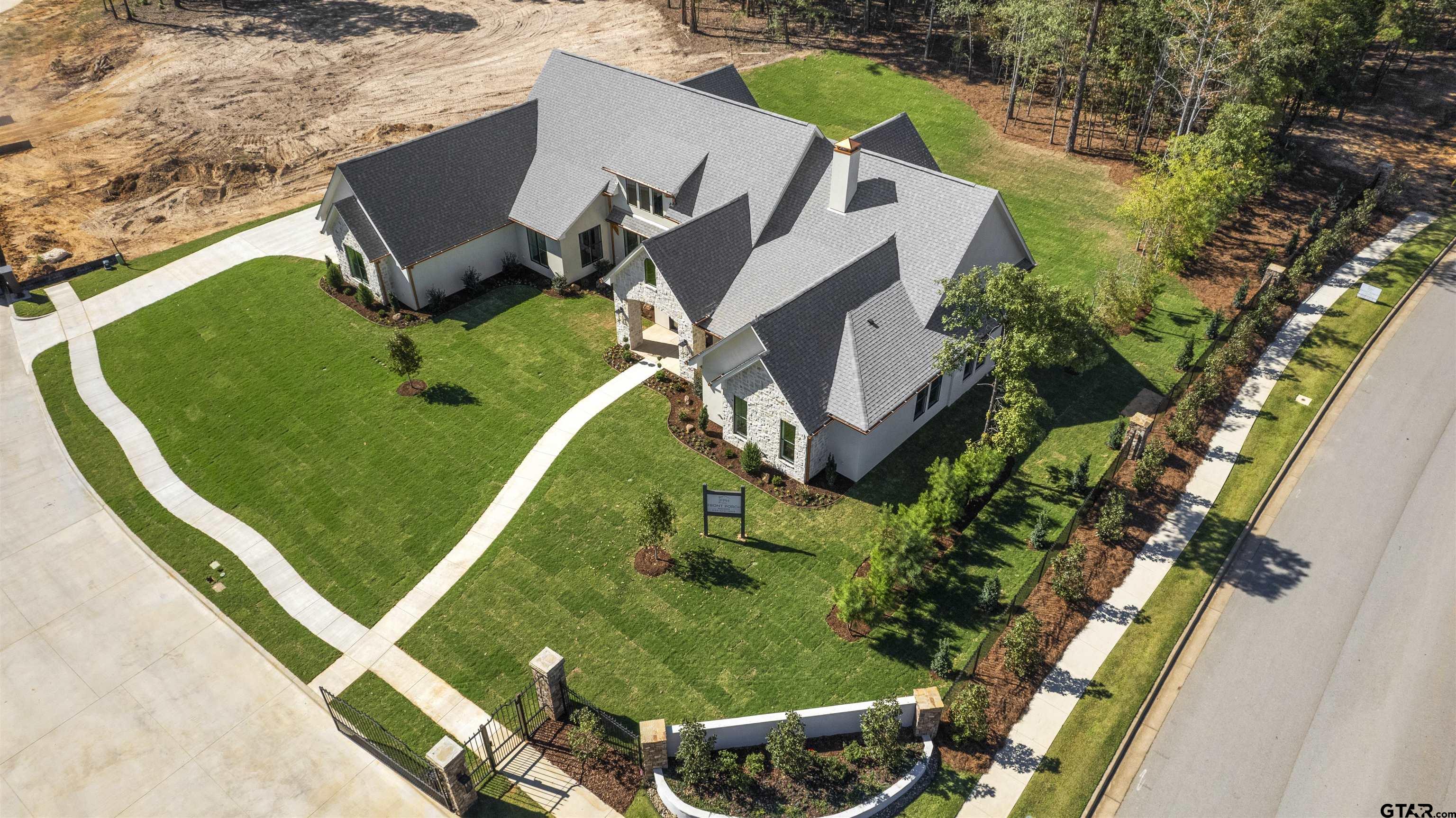 1915 Magnolia Trail