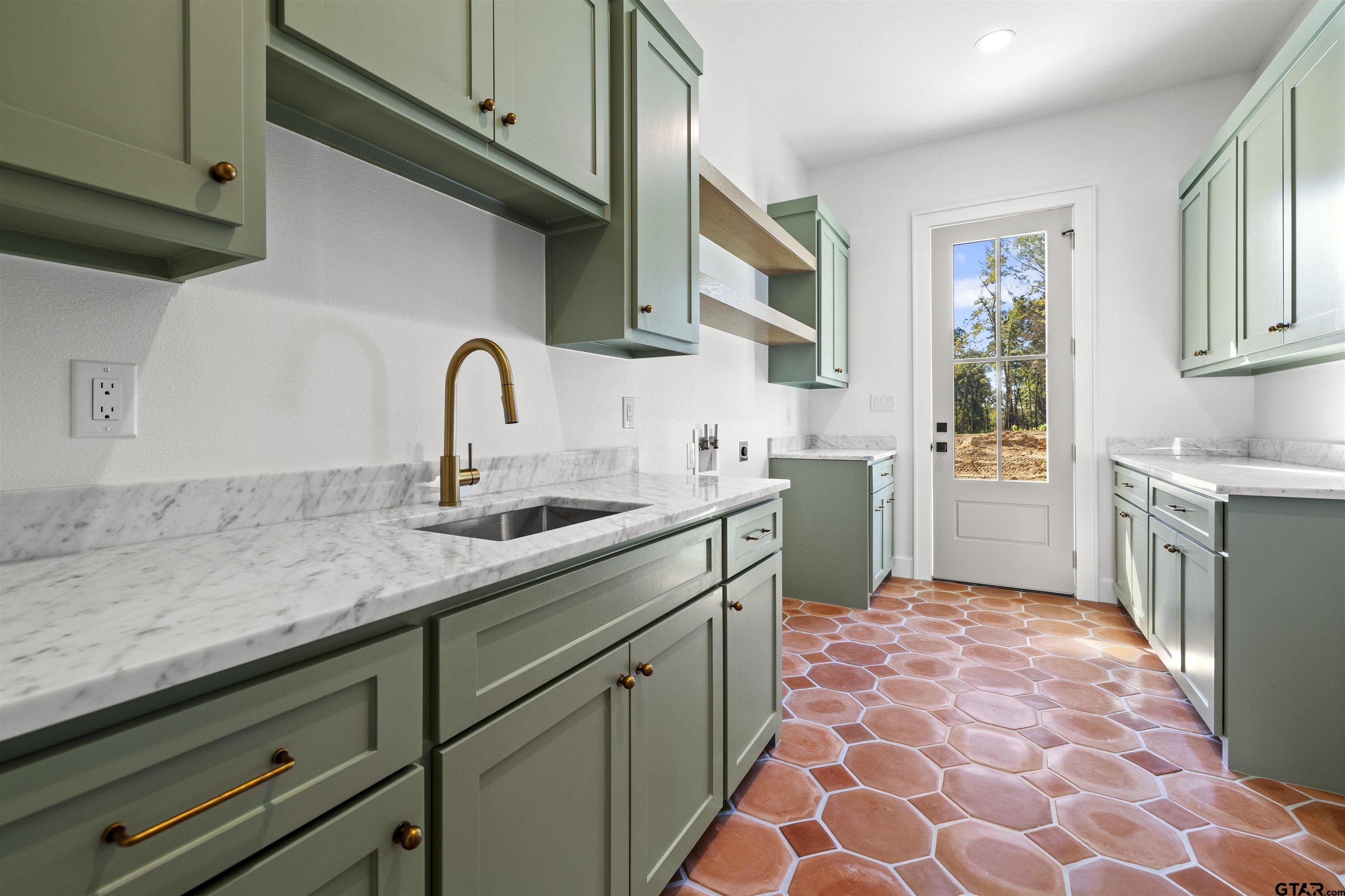 1915 Magnolia Trail