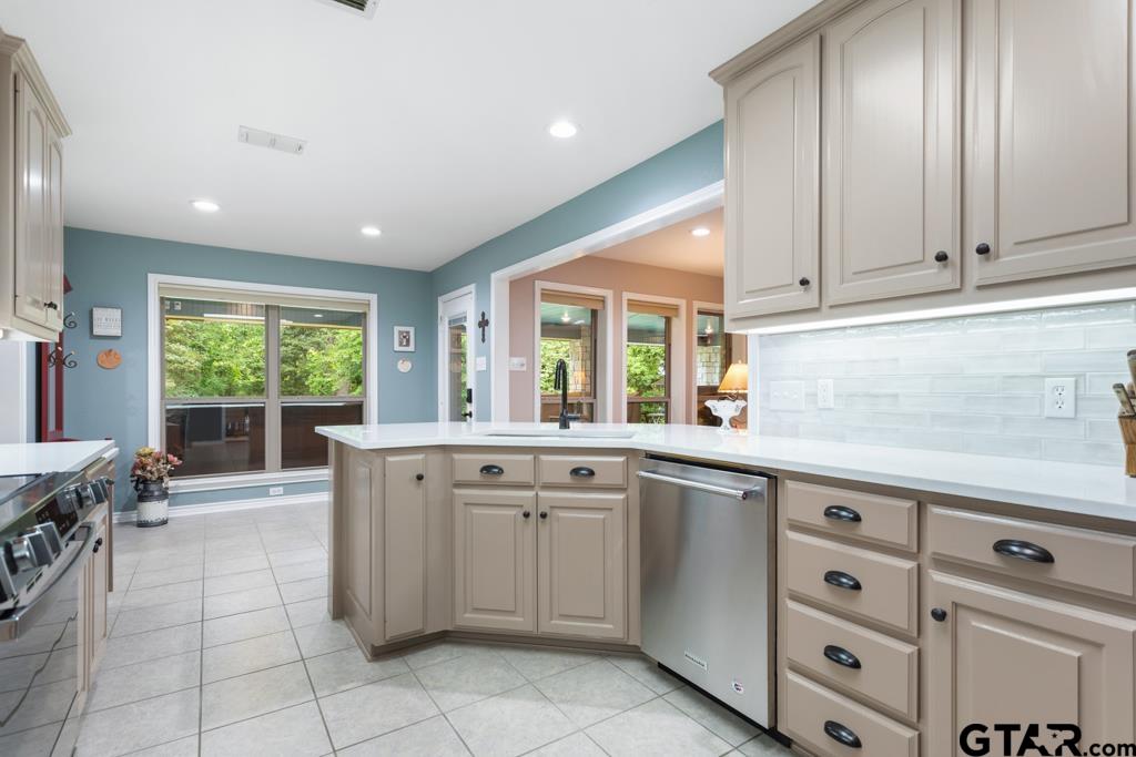 15988 Rocky Ridge Rd