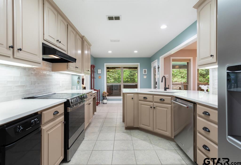 15988 Rocky Ridge Rd