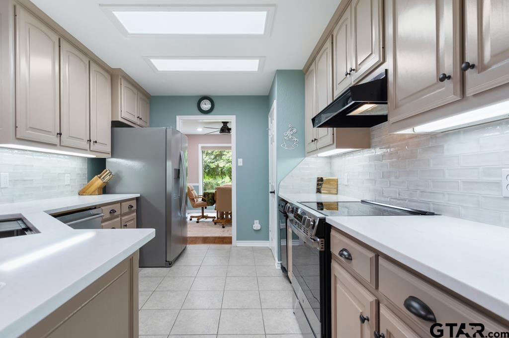 15988 Rocky Ridge Rd