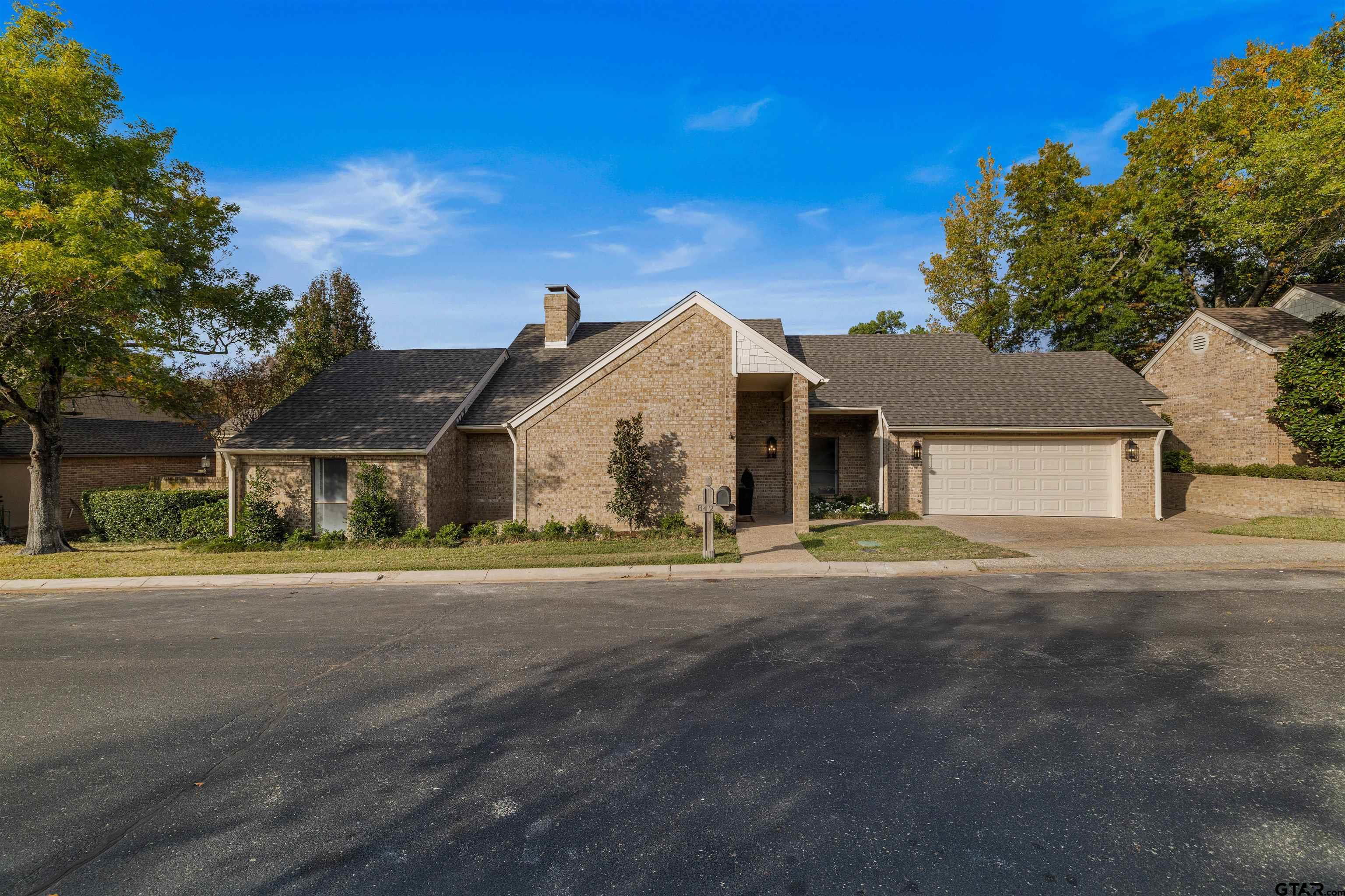 842 Ashford Ct
