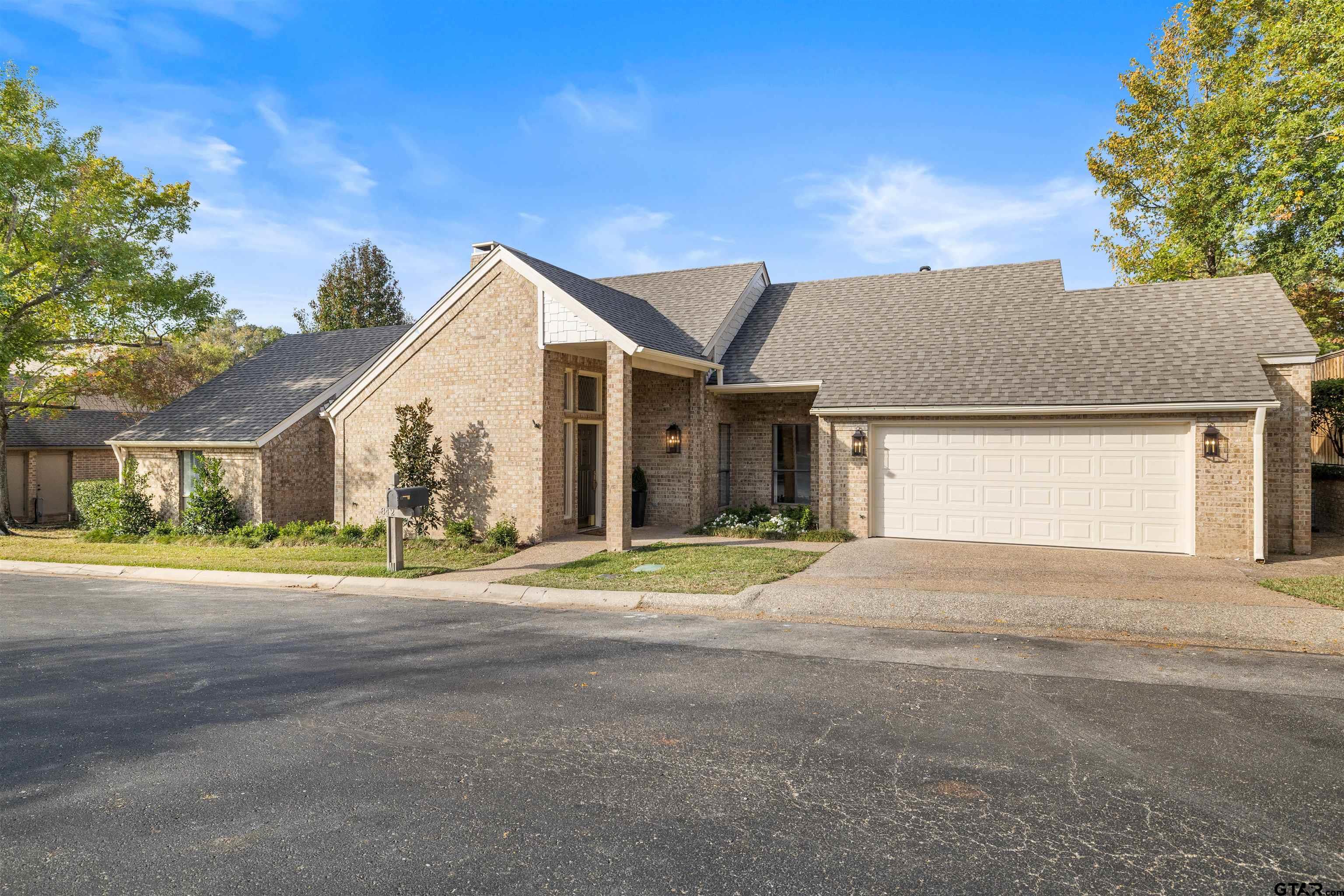 842 Ashford Ct