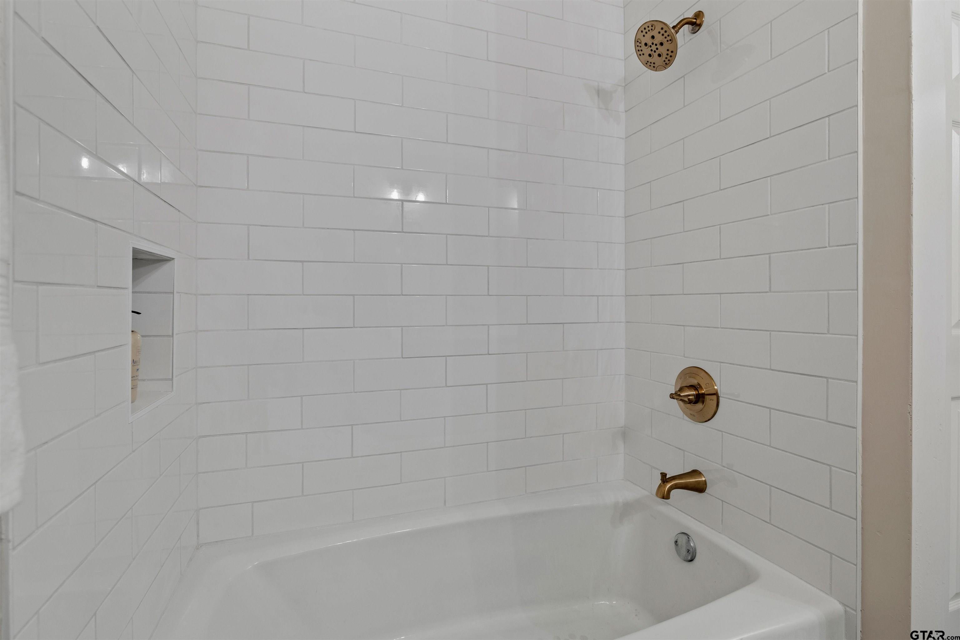 842 Ashford Ct