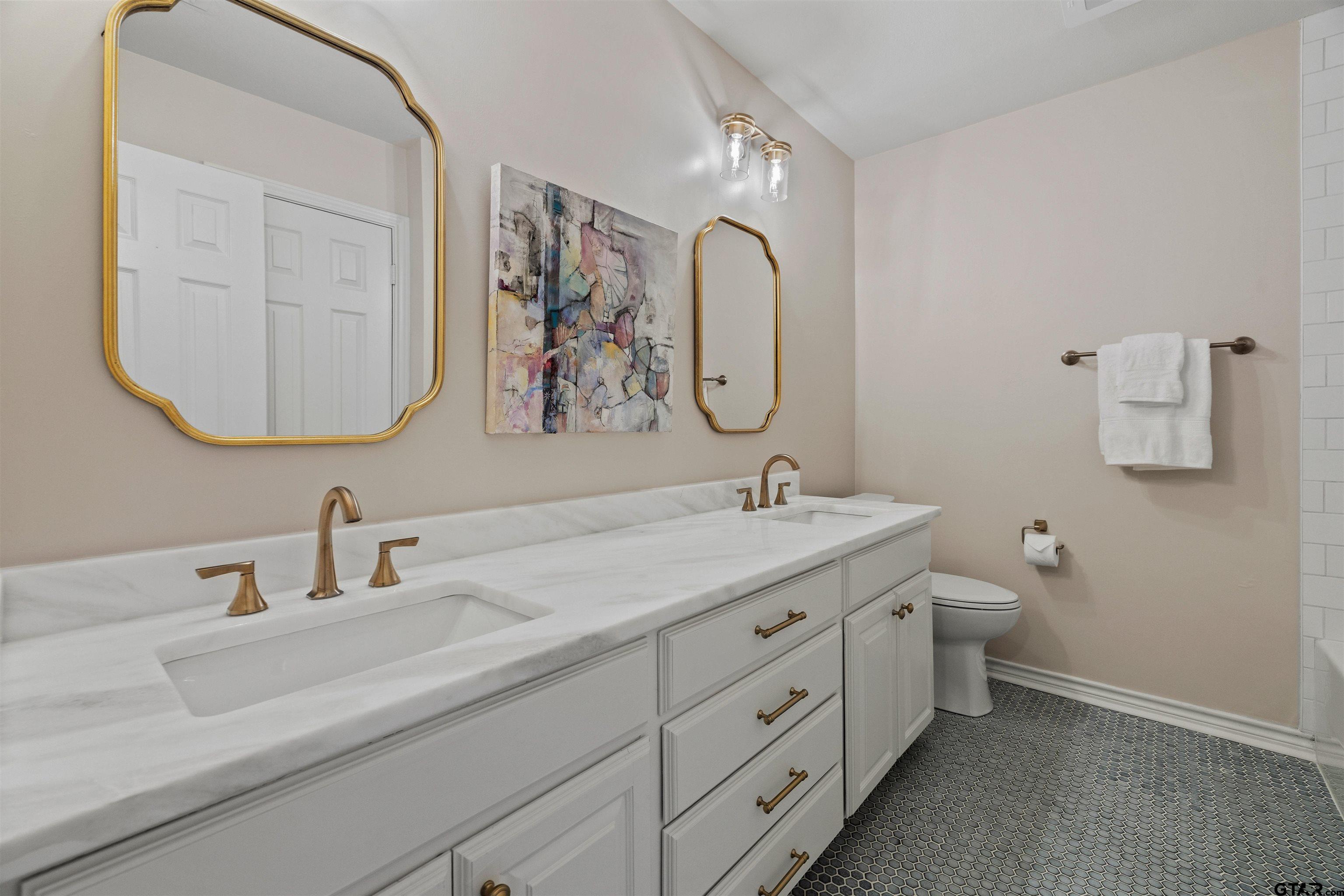 842 Ashford Ct
