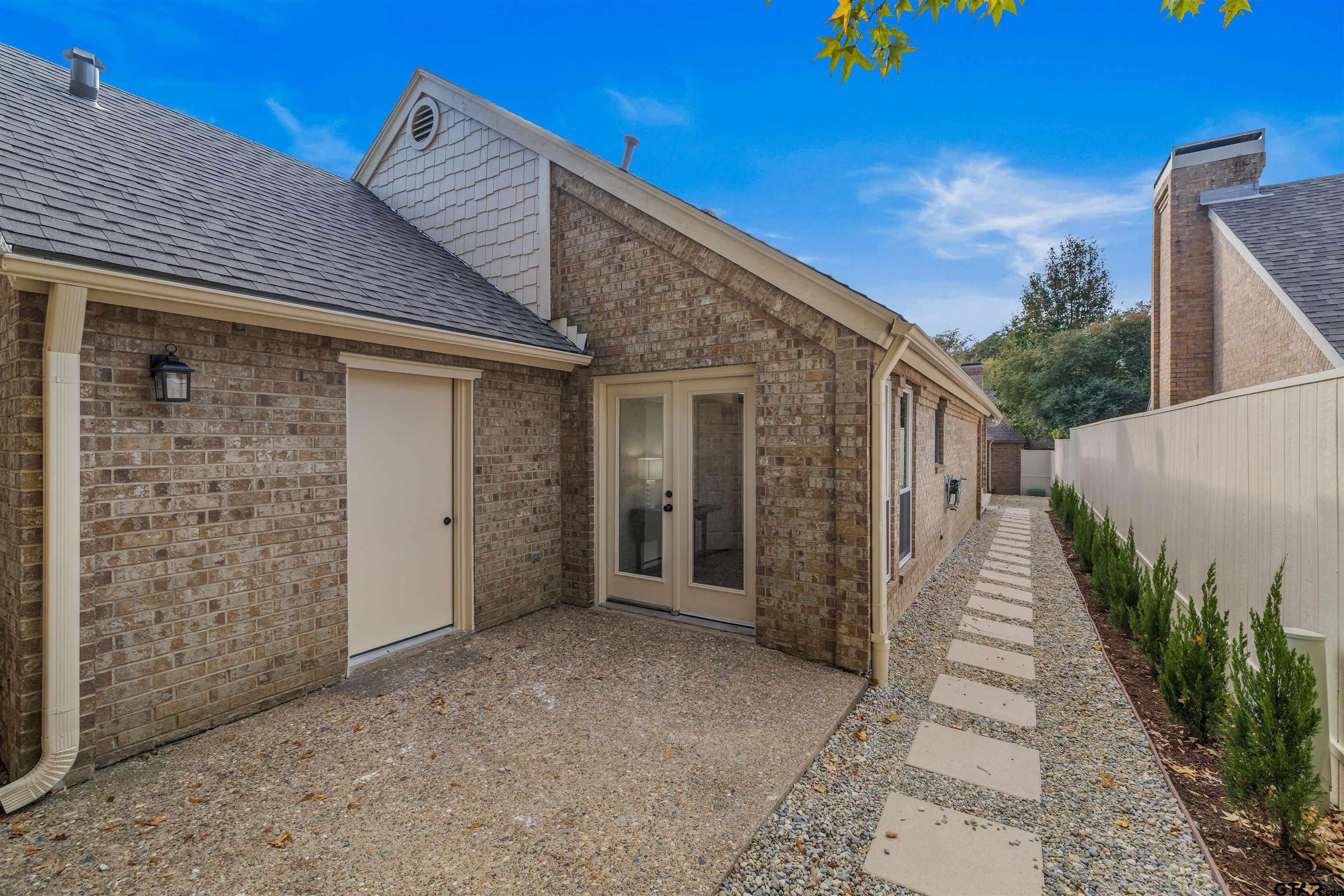 842 Ashford Ct
