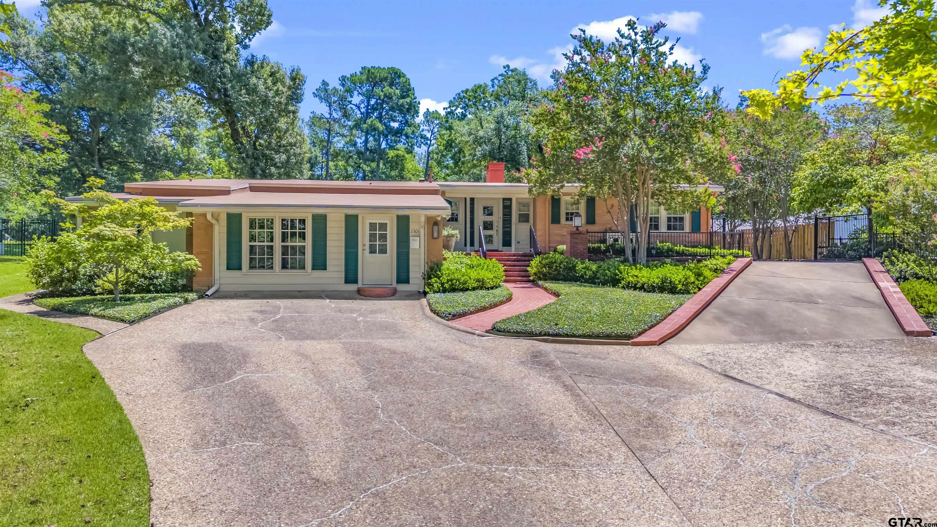 2306 Old Bullard Rd