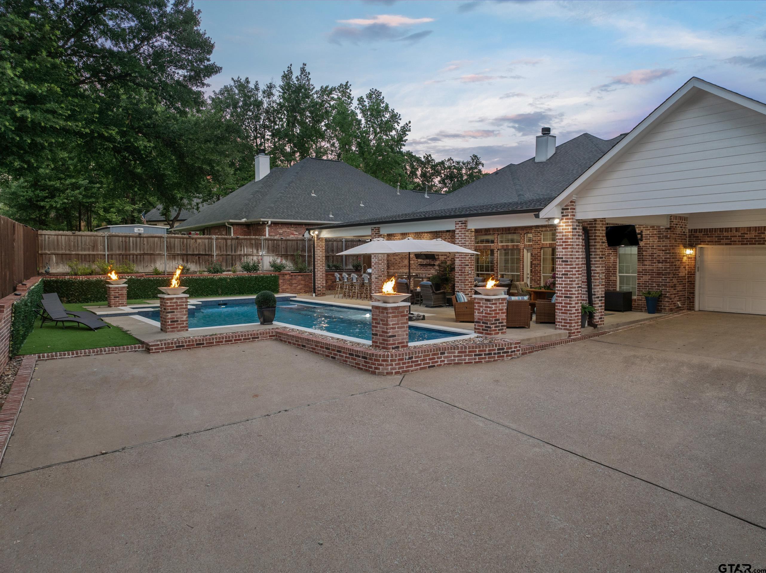 613 Steeple Ct
