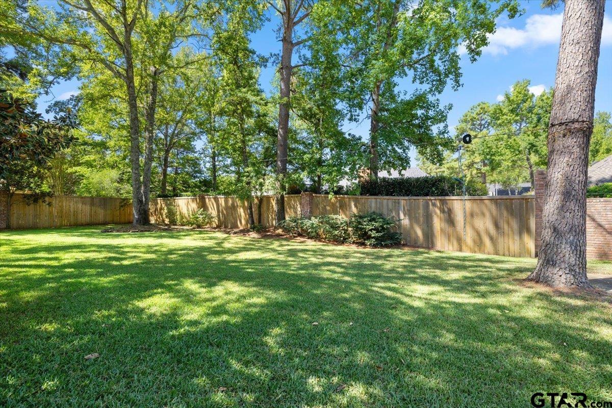 6805 Hollytree Circle