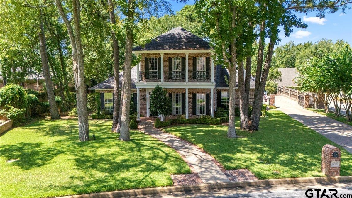 6805 Hollytree Circle