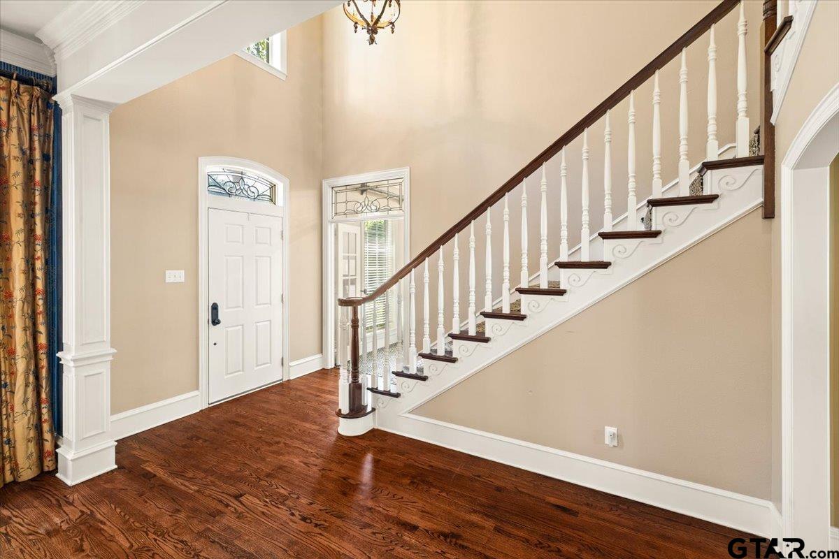 6805 Hollytree Circle