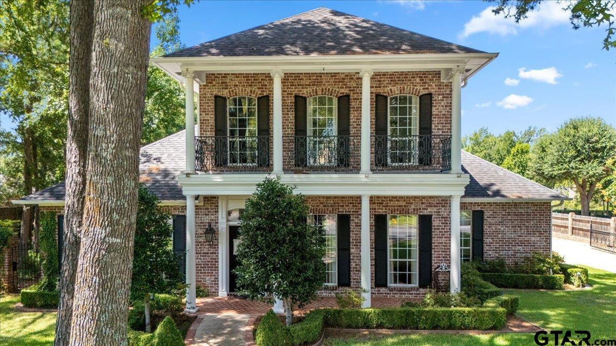 6805 Hollytree Circle