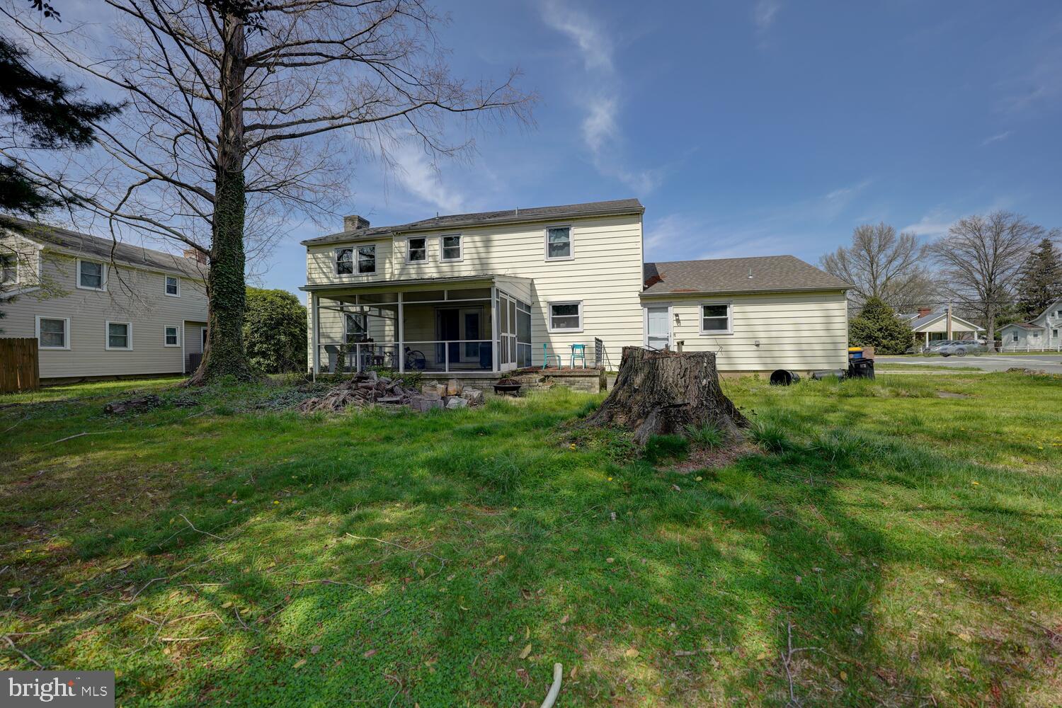 606 WYOMING AVENUE