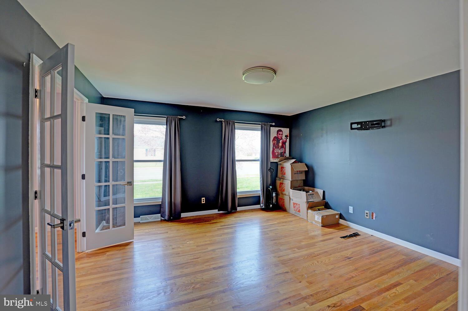 606 WYOMING AVENUE