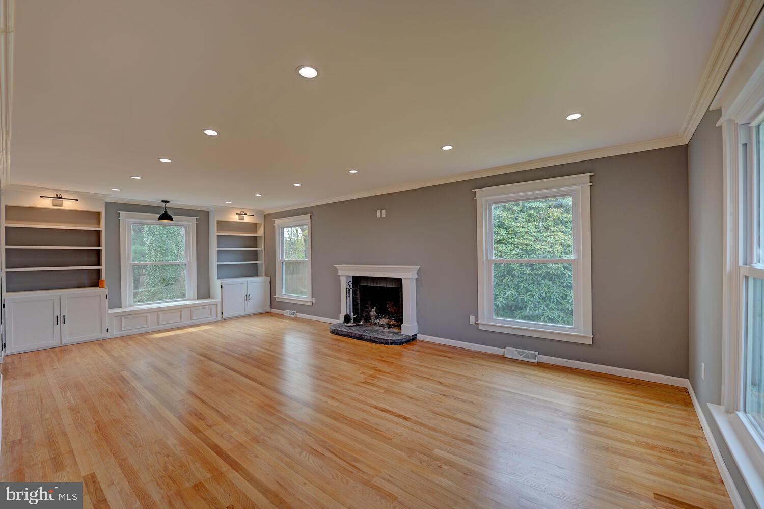 606 WYOMING AVENUE