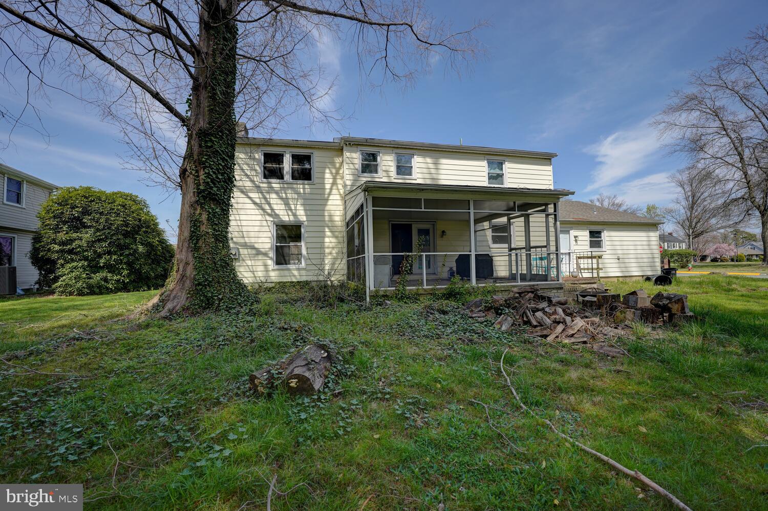 606 WYOMING AVENUE