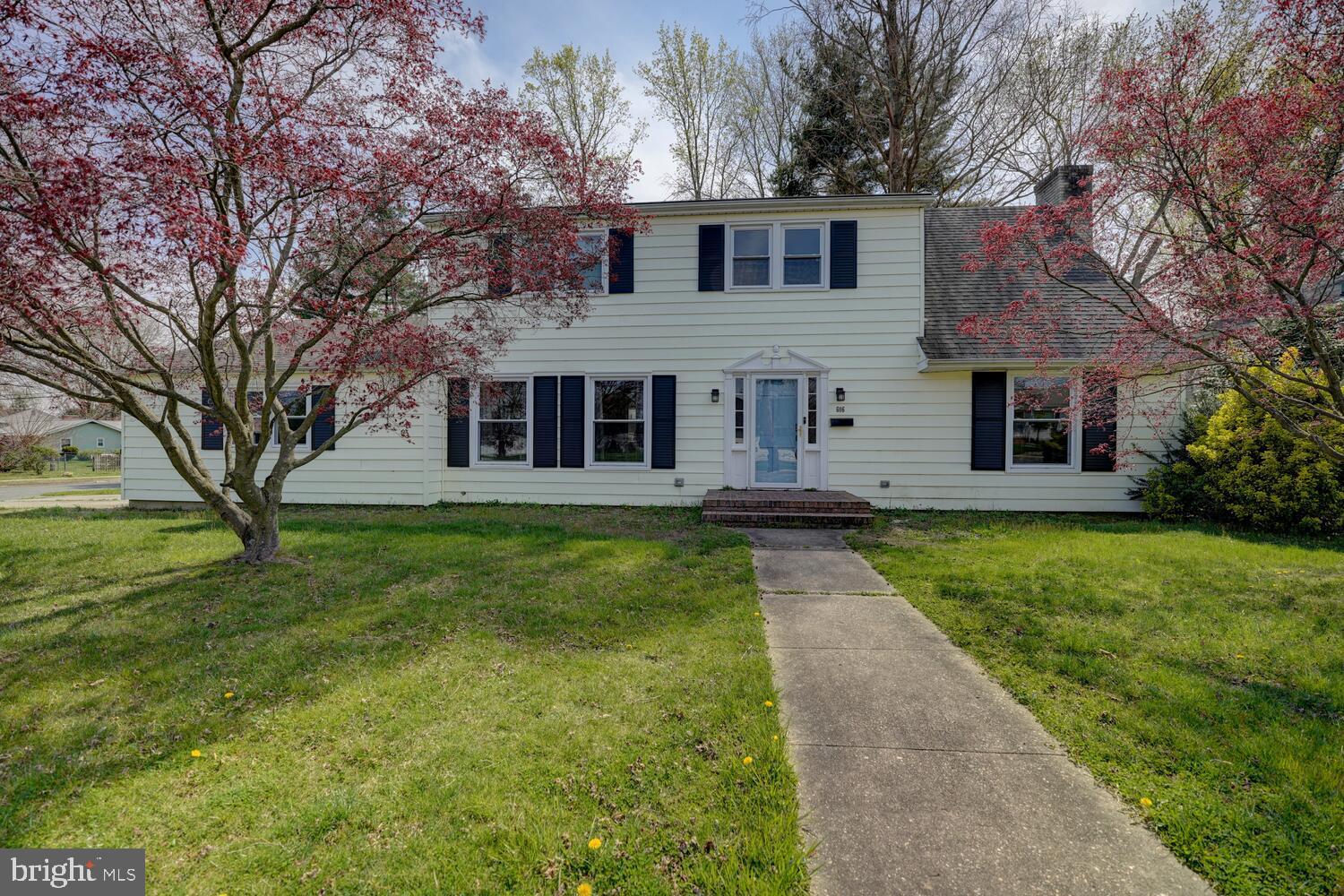 606 WYOMING AVENUE