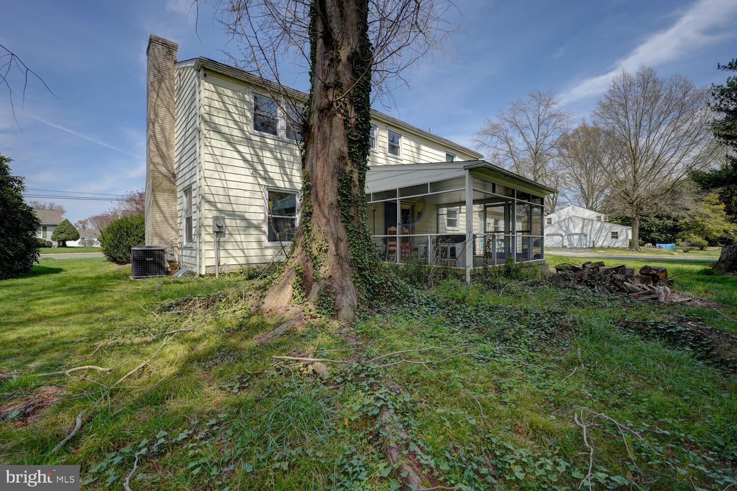 606 WYOMING AVENUE