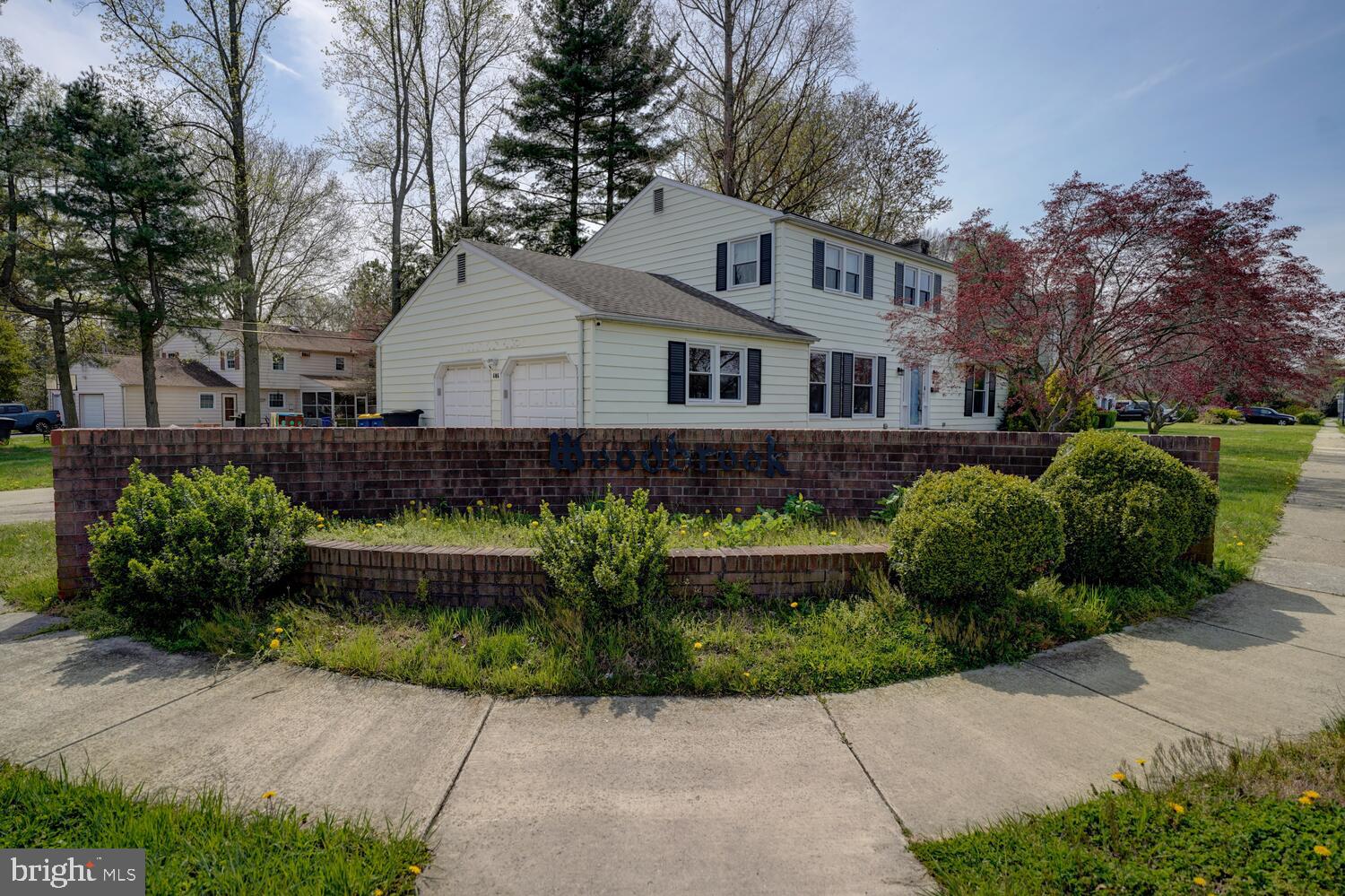 606 WYOMING AVENUE