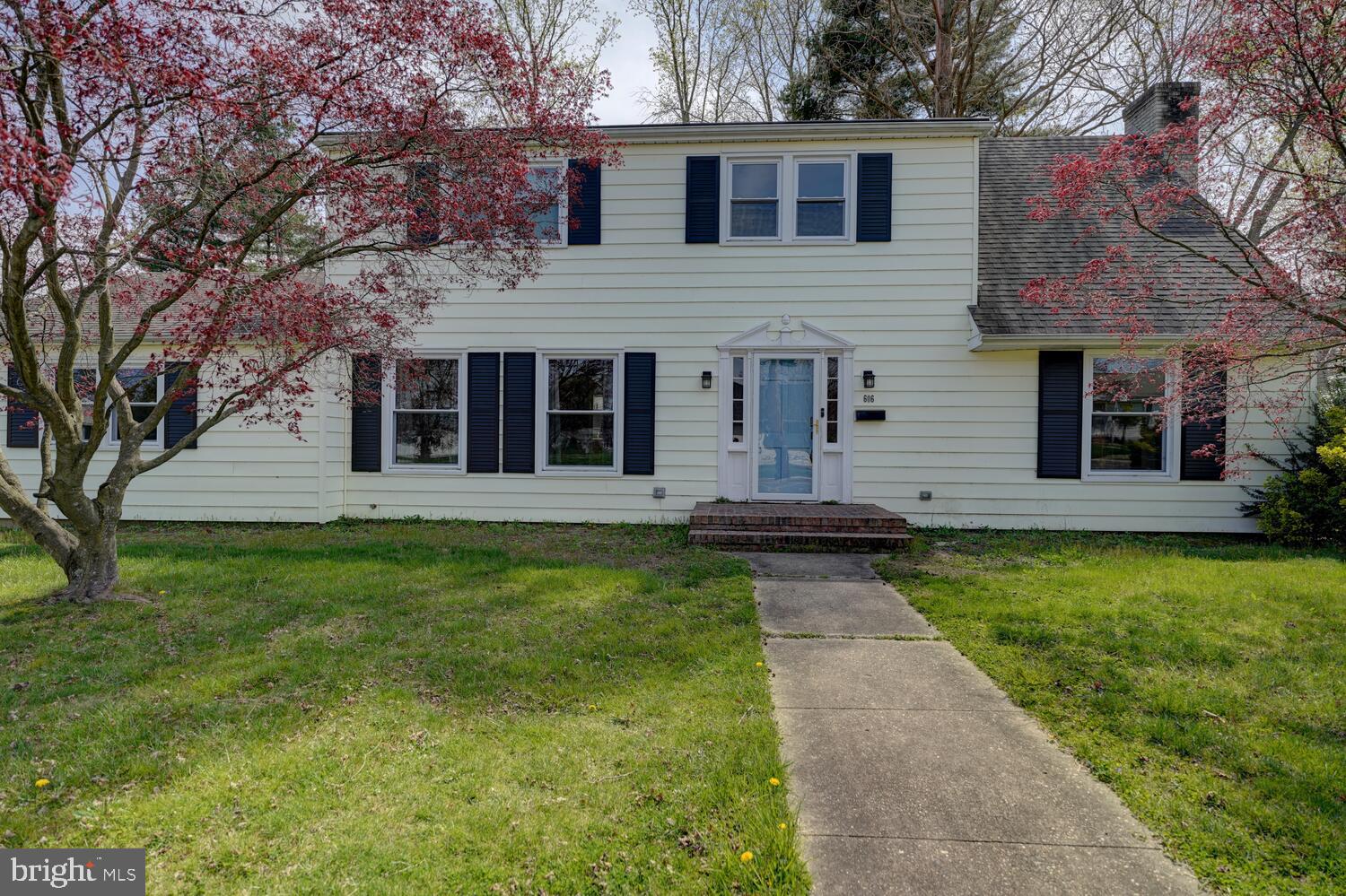 606 WYOMING AVENUE