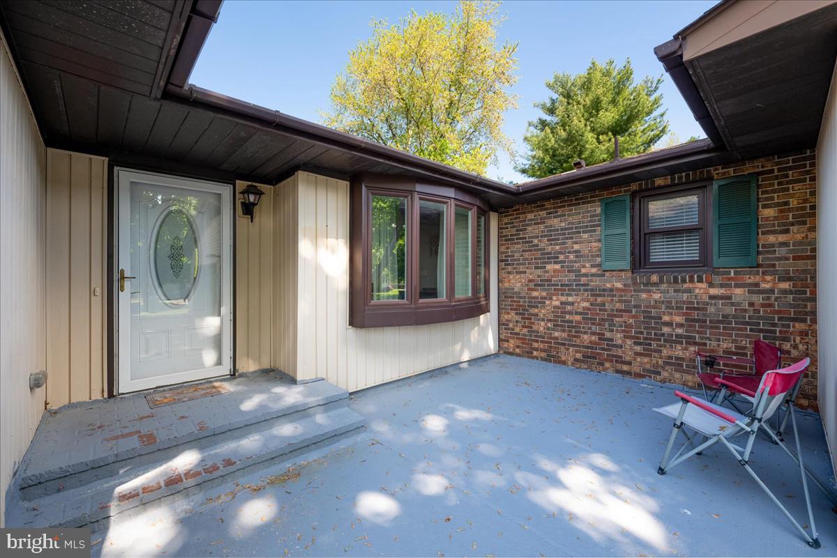 44 MEADOW GLEN DRIVE