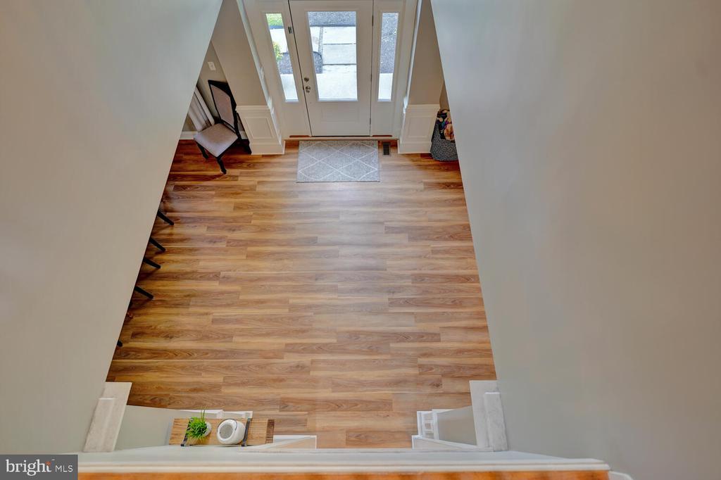 735 DORCHESTER COURT