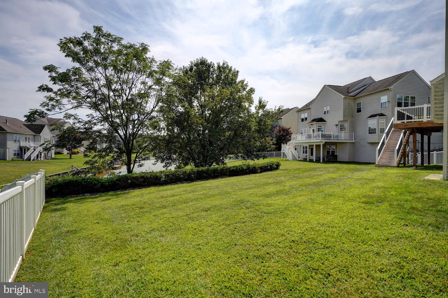 735 DORCHESTER COURT