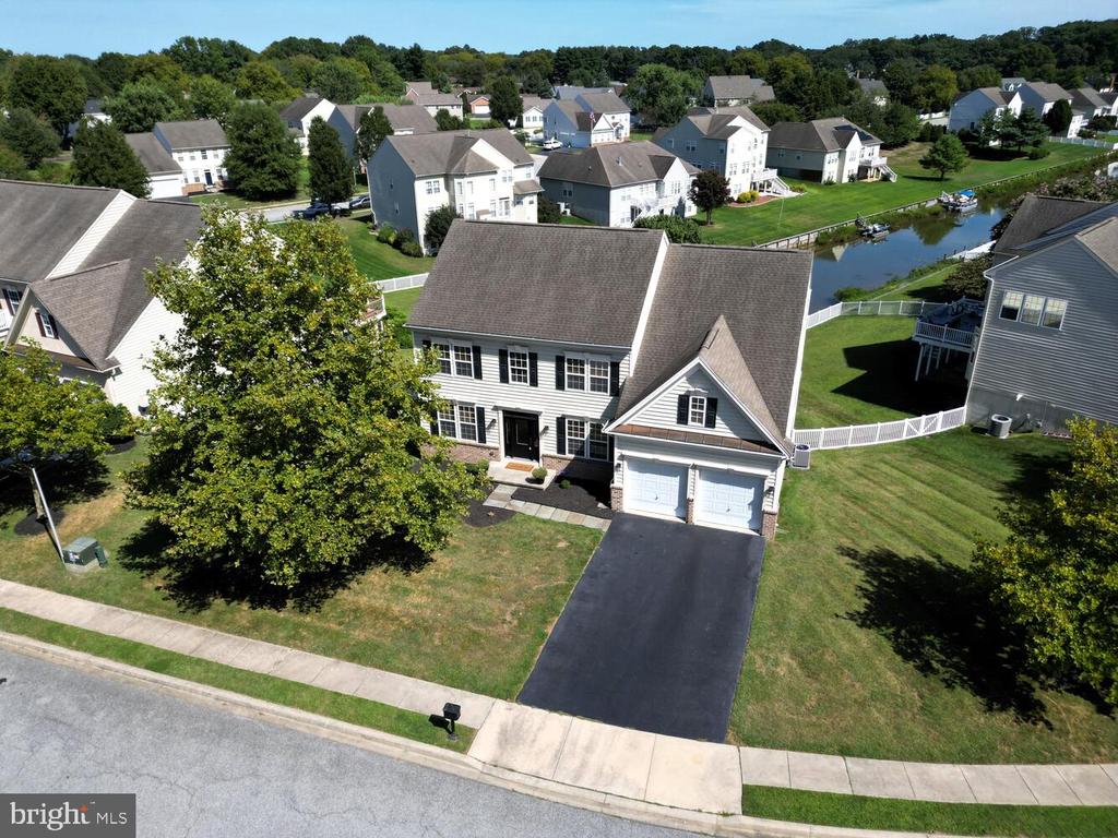 735 DORCHESTER COURT