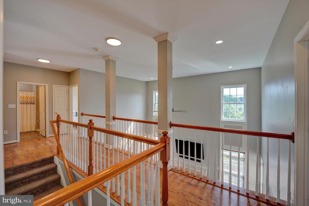 735 DORCHESTER COURT