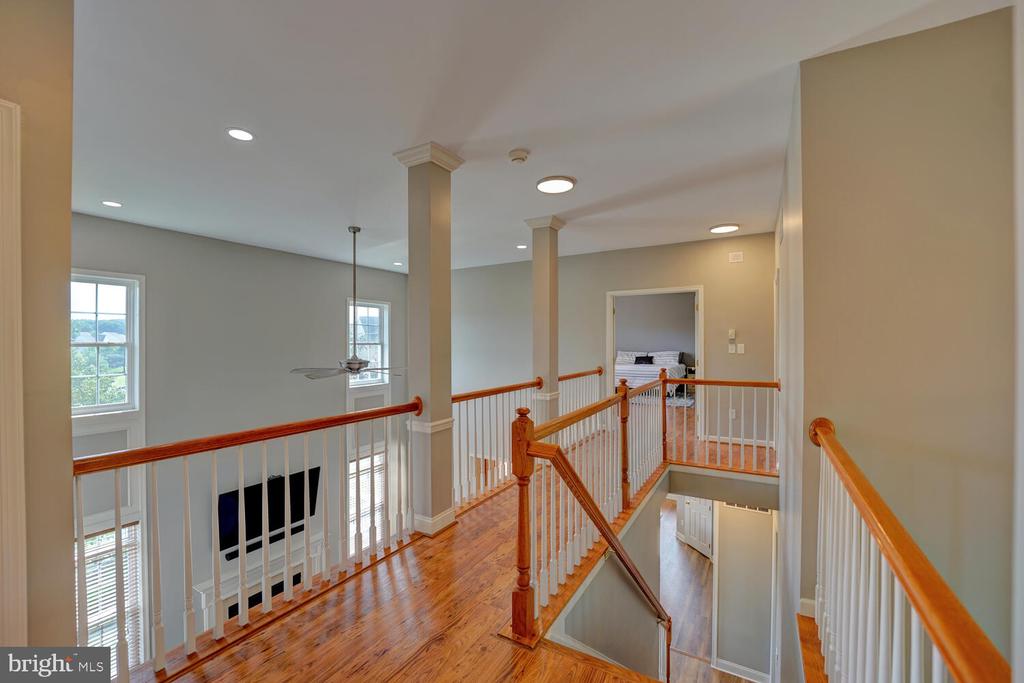 735 DORCHESTER COURT