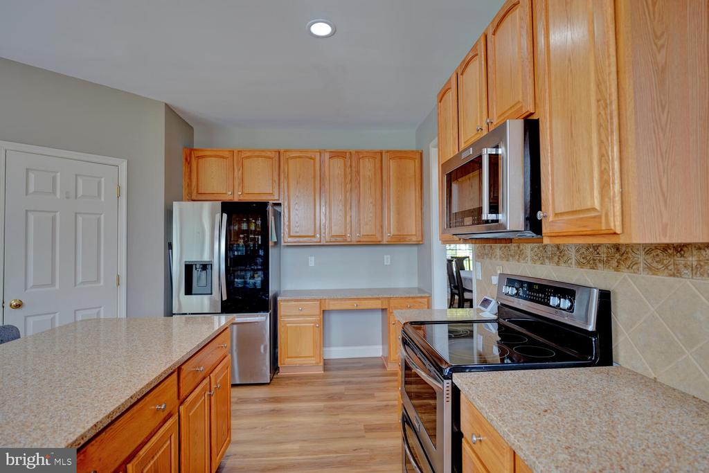 735 DORCHESTER COURT