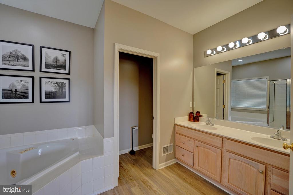735 DORCHESTER COURT