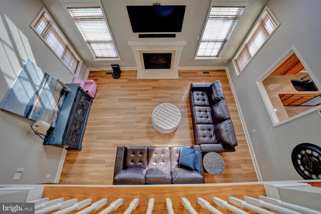 735 DORCHESTER COURT