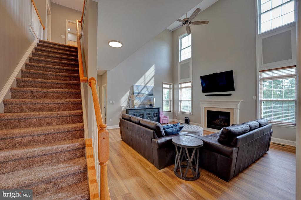735 DORCHESTER COURT