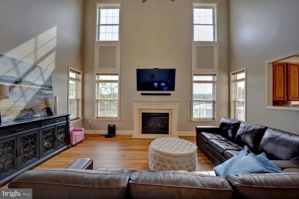 735 DORCHESTER COURT